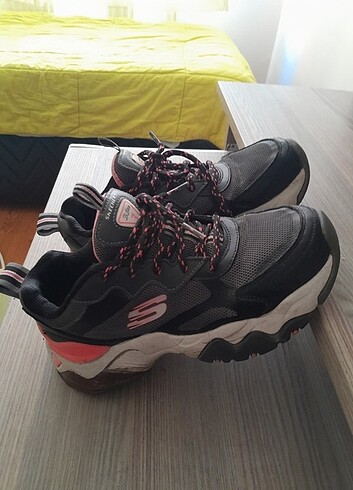 Skechers