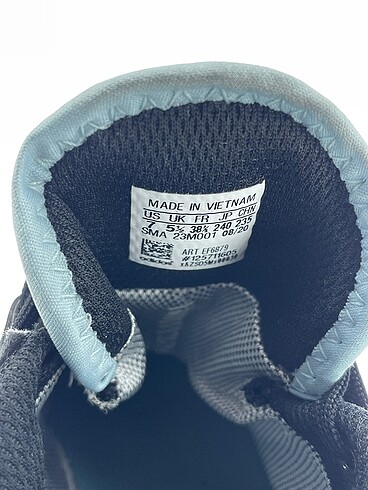 38 Beden siyah Renk Adidas Spor Ayakkabı %70 İndirimli.
