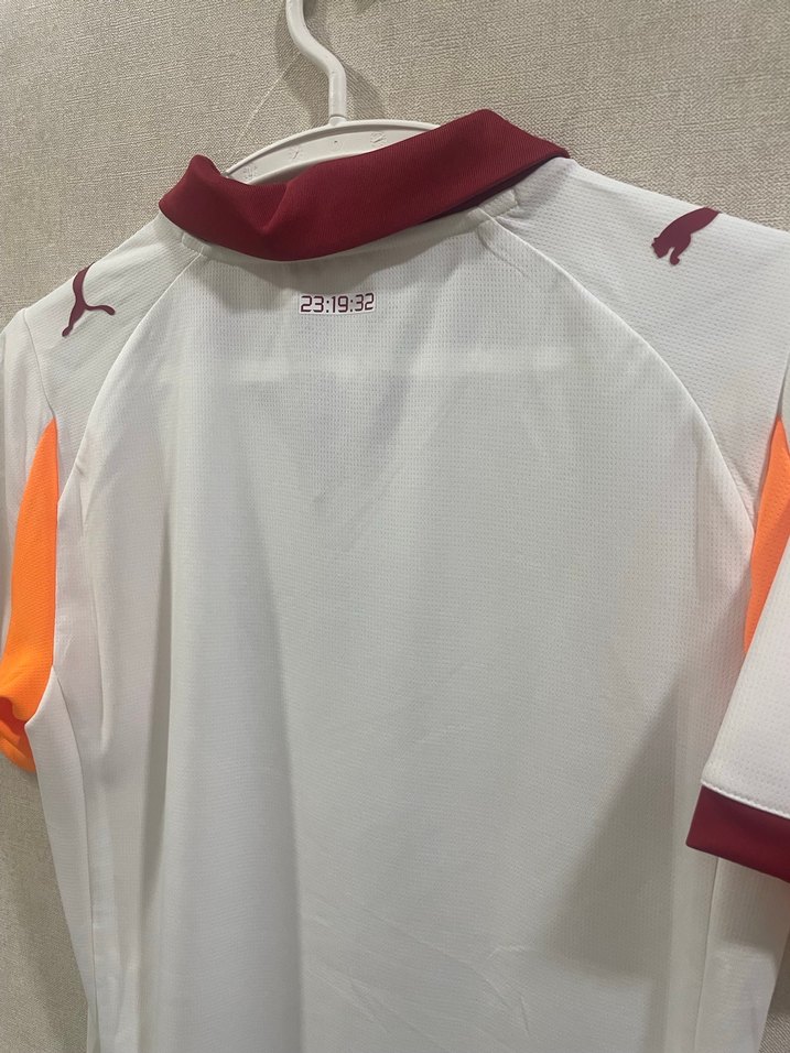 Galatasaray 25/26 sezonu orjinal etiketli faturalı forma - Görsel 4