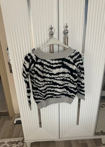 Zebra Desenli Gri Triko Kadın Kazak - Görsel 2