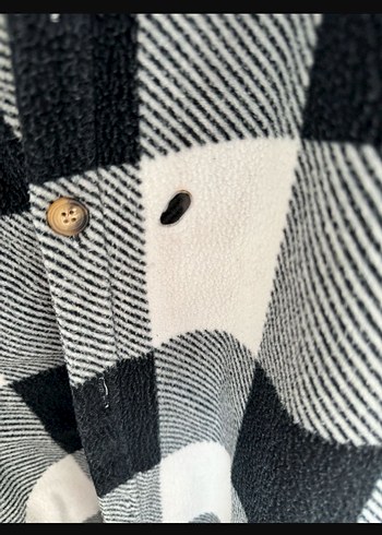 Gri Ekose Düğmeli Erkek Gömlek sigara külü yanığı var - Görsel 4