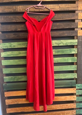 Kırmızı V Yaka Uzun Drapeli Elbise - Görsel 3