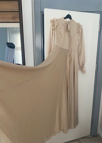 Bej Uzun Kollu Volanlı Kadın Uzun Elbise - Görsel 2