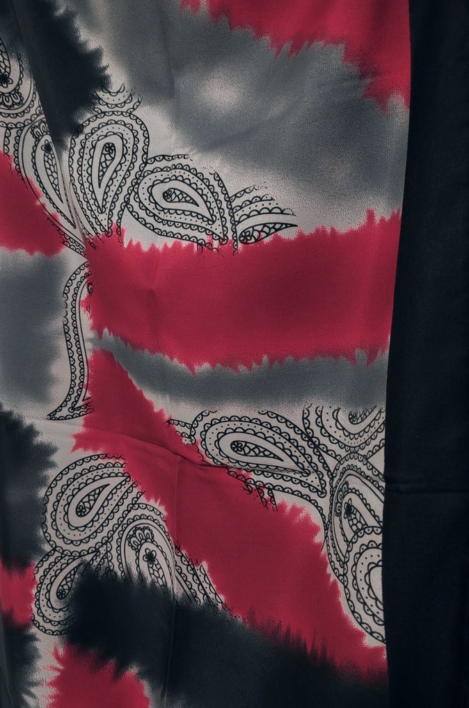 Siyah Kenarlı Aker Kadın Eşarp - Görsel 3