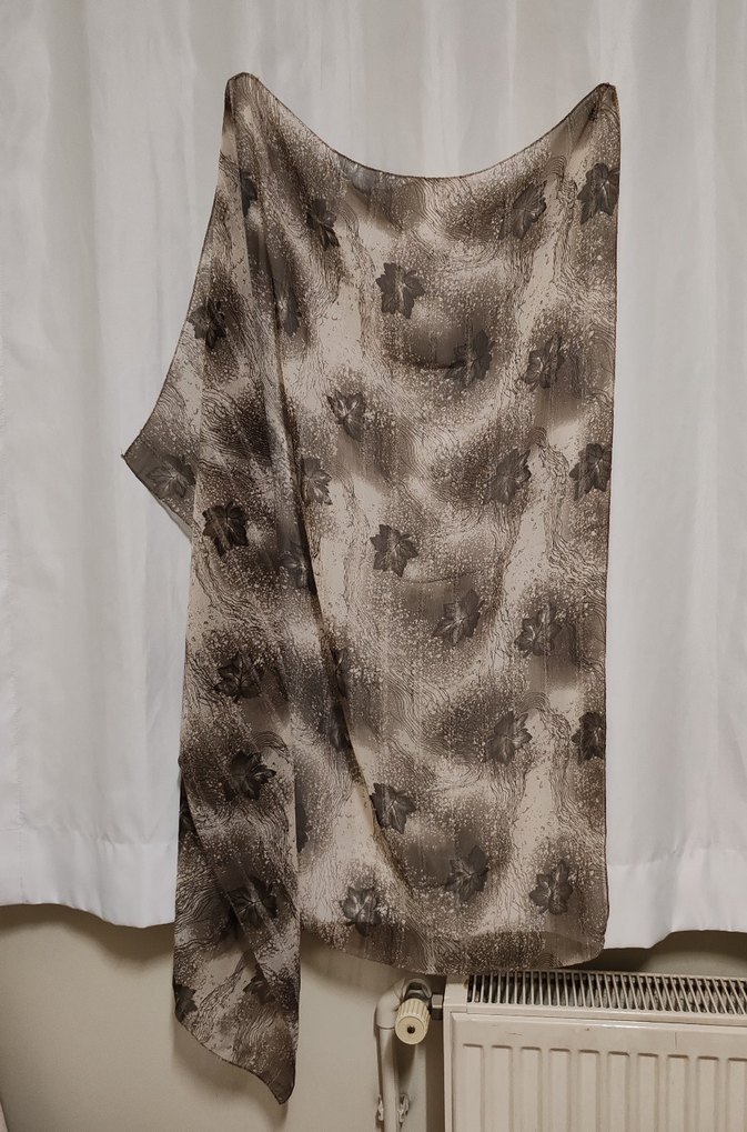 Gri Kahverengi Dökümlü Kadın Şal - Görsel 2