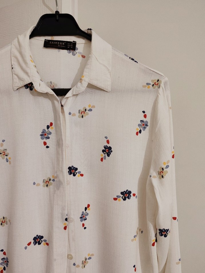 Beyaz Çiçek Desenli Pamuklu Gömlek - Görsel 3