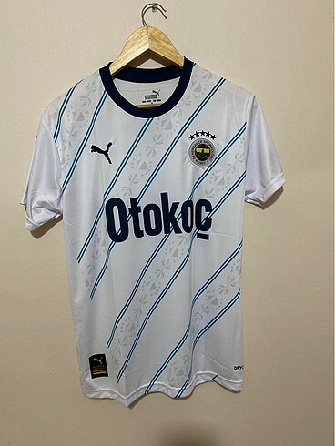Fenerbahçe yeni sezon 5 yıldızlı beyaz forma