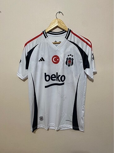 BEŞİKTAŞ YENİ SEZON BEYAZ FORMASI BEDENLERİ MEVCUTTUR