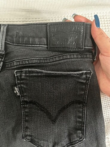 27 Beden siyah Renk Levis Düşük Bel Siyah Skinny Jean