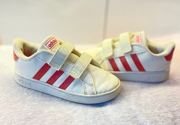 27 Beden Adidas Stan Smith Beyaz kız çocuk ayakkabı