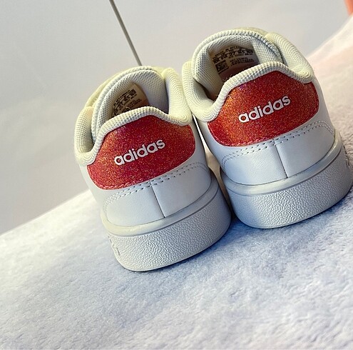 27 Beden beyaz Renk Adidas Stan Smith Beyaz kız çocuk ayakkabı