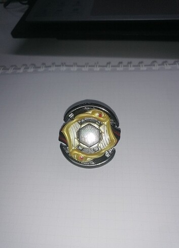  Beden Renk Vulcan Horuseus Beyblade 