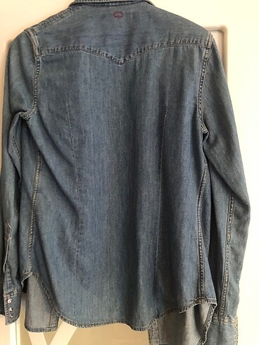 Levis Levis hiç giyilmemiş kadın jean gömlek