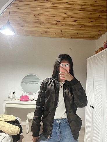 s Beden Bershka bomber
