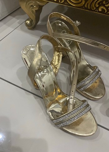 Altın Renkli Topuklu Kadın Abiye Ayakkabı - Görsel 3