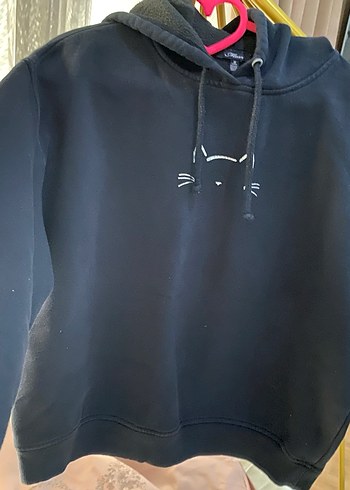 Siyah Kapüşonlu Kısa Kollu Kadın Sweatshirt - Görsel 3