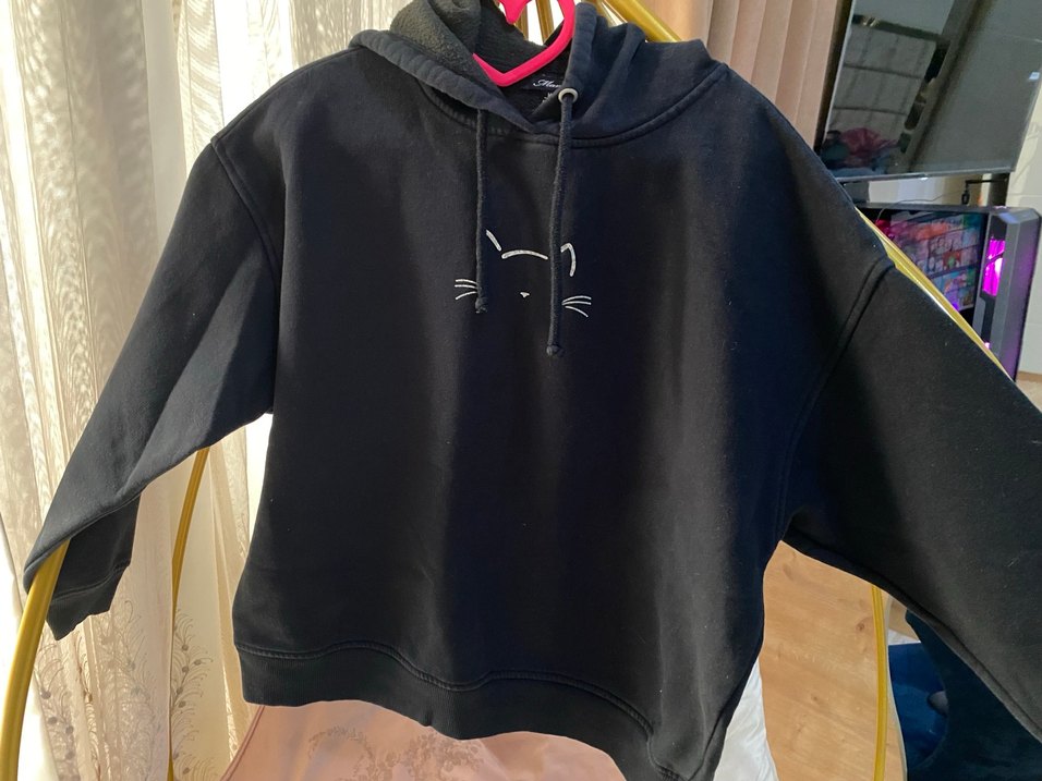 Siyah Kapüşonlu Kısa Kollu Kadın Sweatshirt - Görsel 2