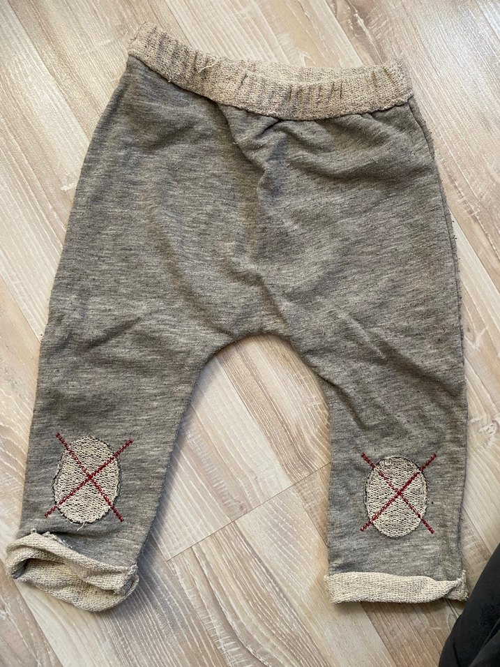 Kapüşonlu Gri Bebek Takımı, Düğmeli, Kolsuz - Görsel 3