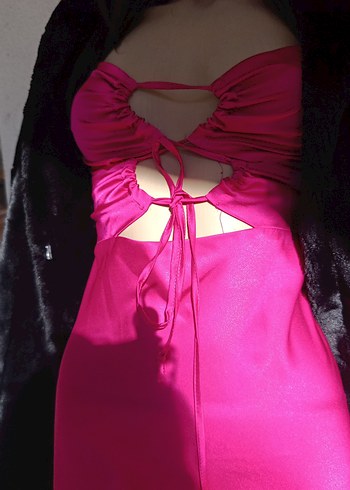 Parlak Pembe Straplez Uzun Gotik Elbise - Görsel 2