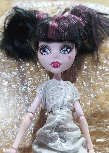 draculaura - Görsel 6