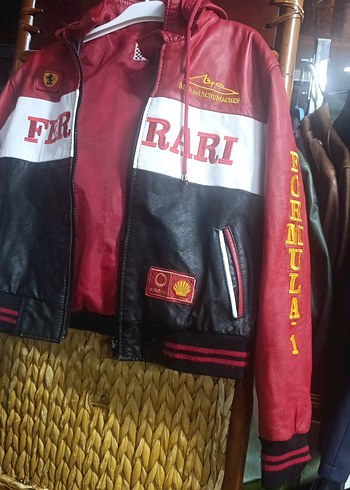 Ferrari marka deri mont - Görsel 2