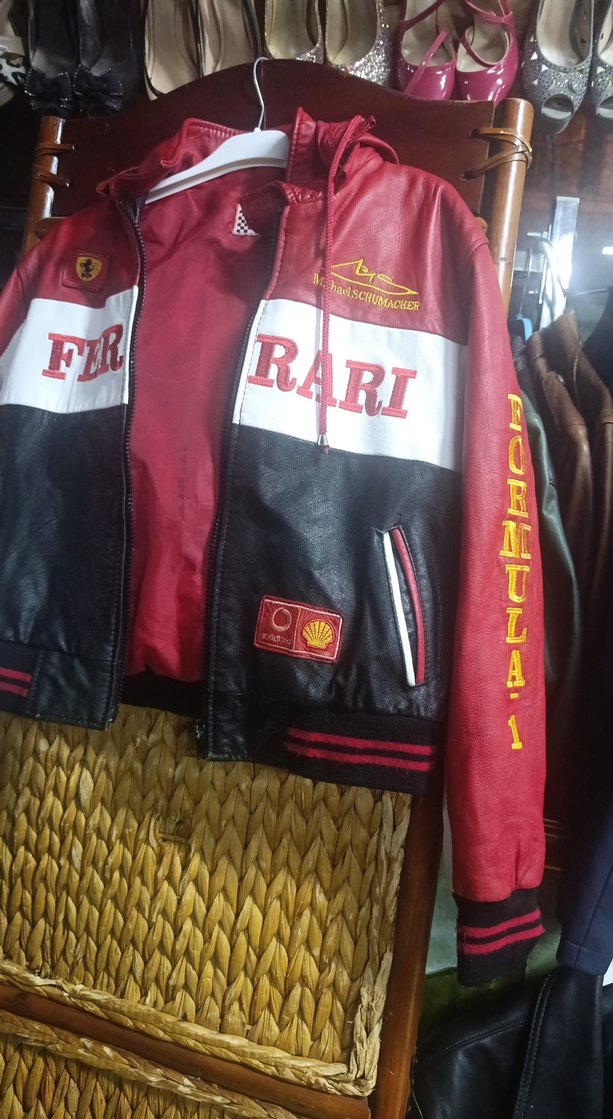 Ferrari marka deri mont - Görsel 2