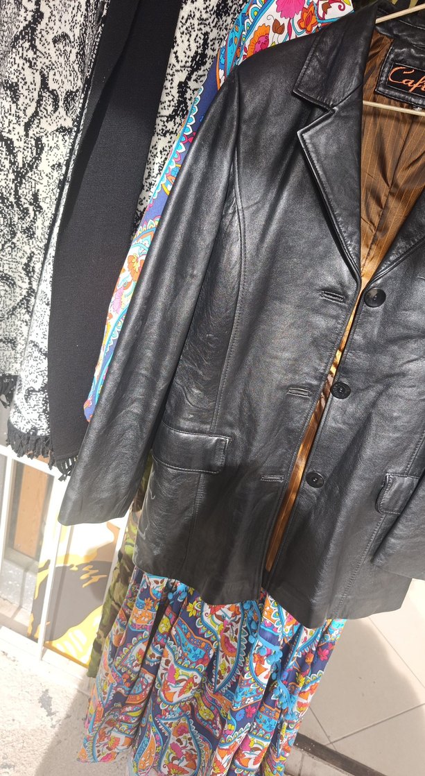 kaftan Düğmeli Siyah Deri Kadın Ceket - Görsel 2