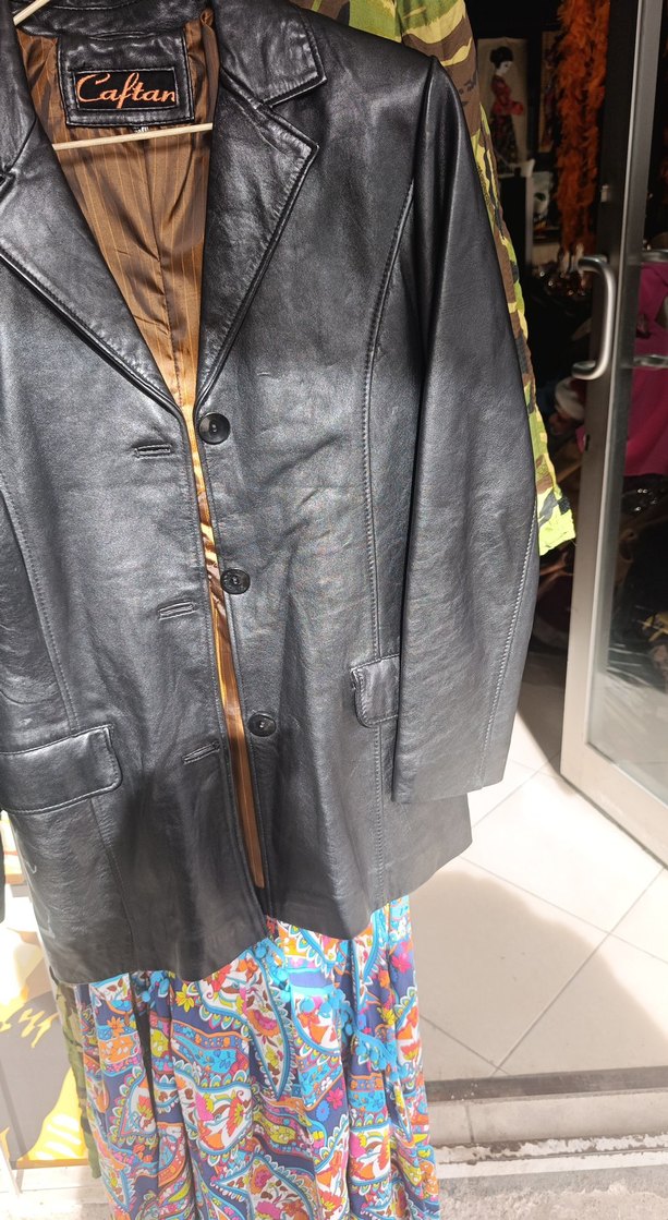 kaftan Düğmeli Siyah Deri Kadın Ceket - Görsel 3