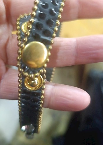 Pul Payetli Siyah Yılan Desenli Kadın boyunluk - Görsel 3