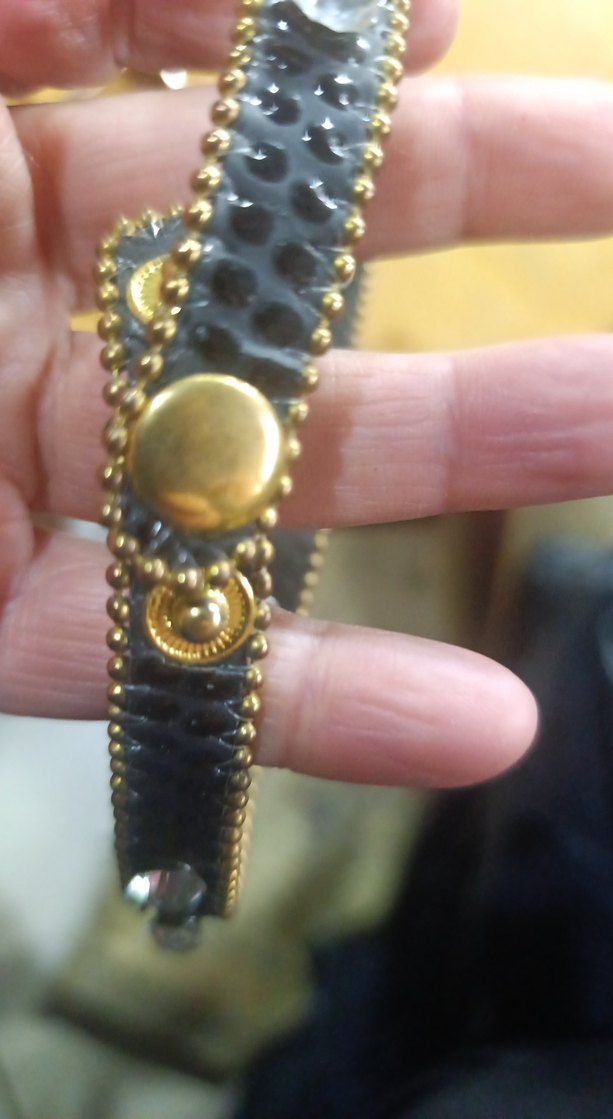 Pul Payetli Siyah Yılan Desenli Kadın boyunluk - Görsel 3