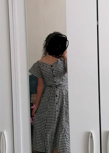 Düğmeli V Yaka Gri Kareli Midi Elbise