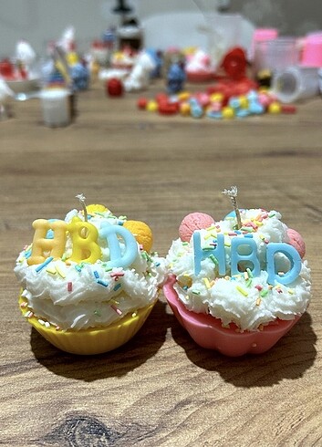 Happy birthday cupcake 