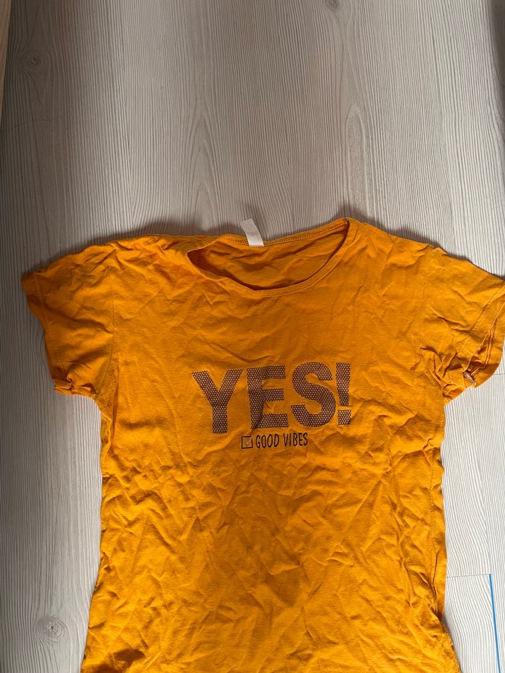 Sarı Baskılı Kadın Tişört - Görsel 3