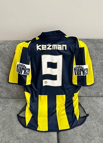 Fenerbahçe 100. Yıl iç saha Mateja kezman forması 