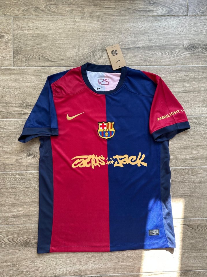 Barcelona 2024--2025 iç saha Travis Scott RAPHINHA forması. - Görsel 2