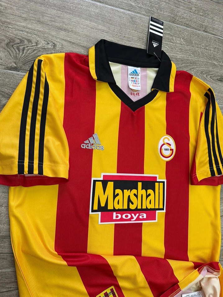 Galatasaray 1999-2000 İç saha İsimsiz - Görsel 3