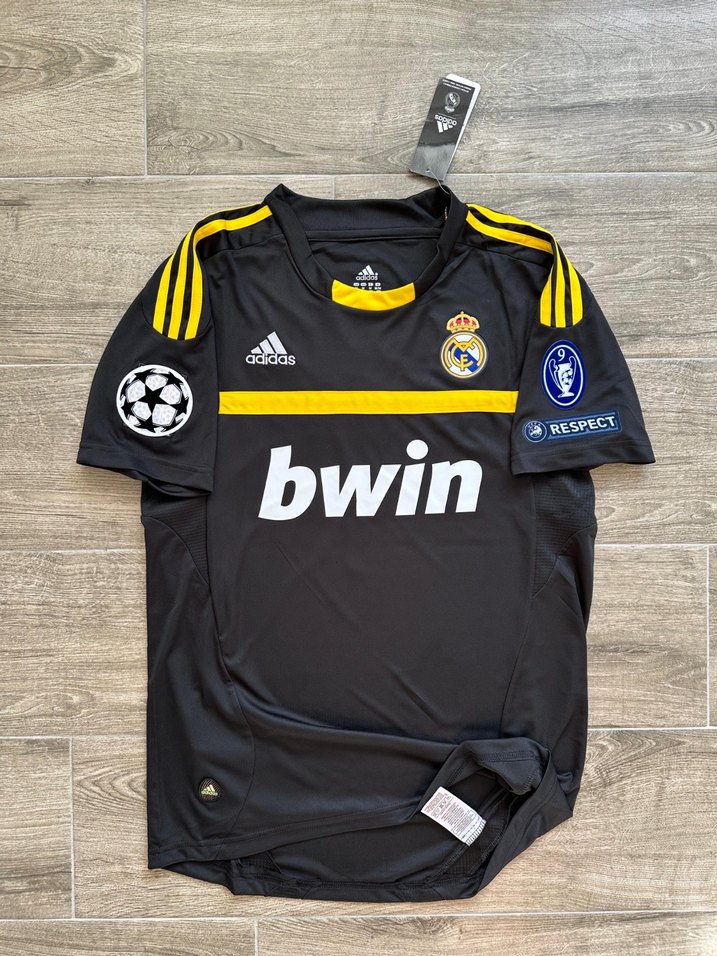 Real Madrid 2011-2012 Ilker Casillas Kaleci forması. - Görsel 2