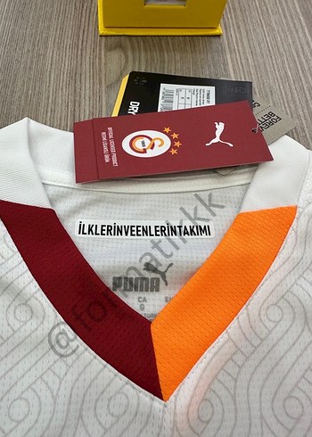 Galatasaray 24-25 UEFA Beyaz Victor Osimhen - Görsel 3