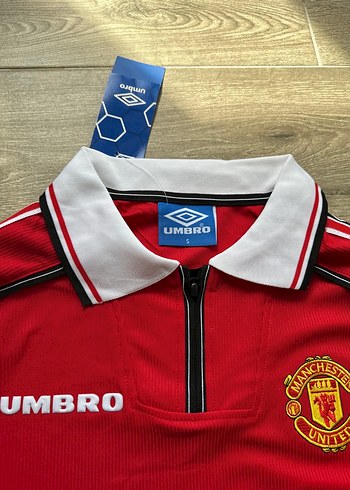 Manchester United 1998-1999 iç saha forması - Görsel 3