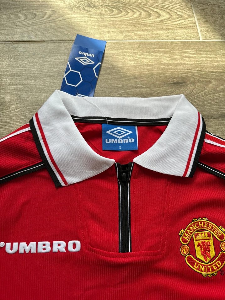 Manchester United 1998-1999 iç saha forması - Görsel 3