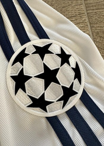 Real Madrid 2000-2001 Roberto Carlos Forması - Görsel 4