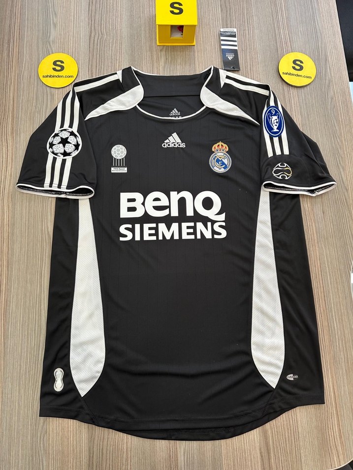 Real Madrid 2006-2007 Deplasman Ronaldo Nazario Forması - Görsel 2