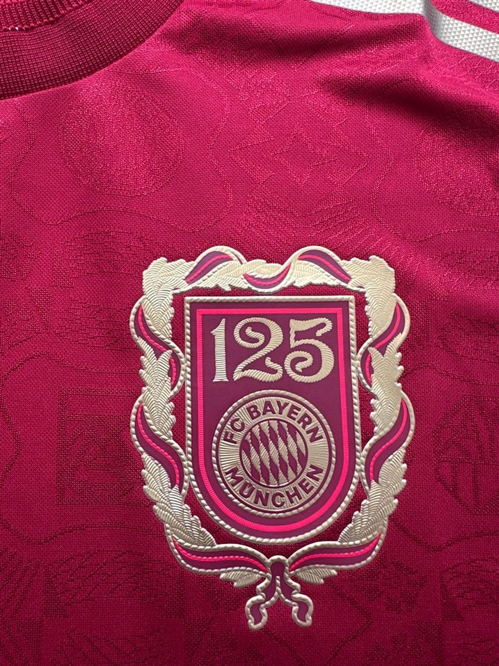 Bayern Münih 125. Yıl Özel Tasarım  profesyonel Maç forması. - Görsel 4