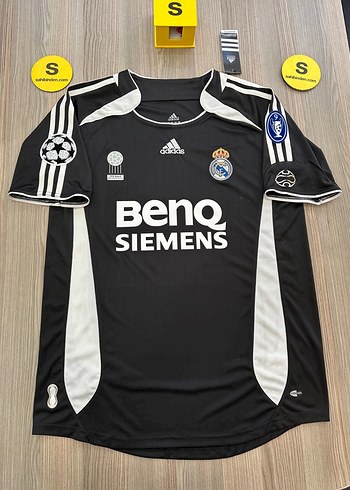 Real Madrid 2006-2007 Deplasman Ronaldo Nazario Forması - Görsel 2