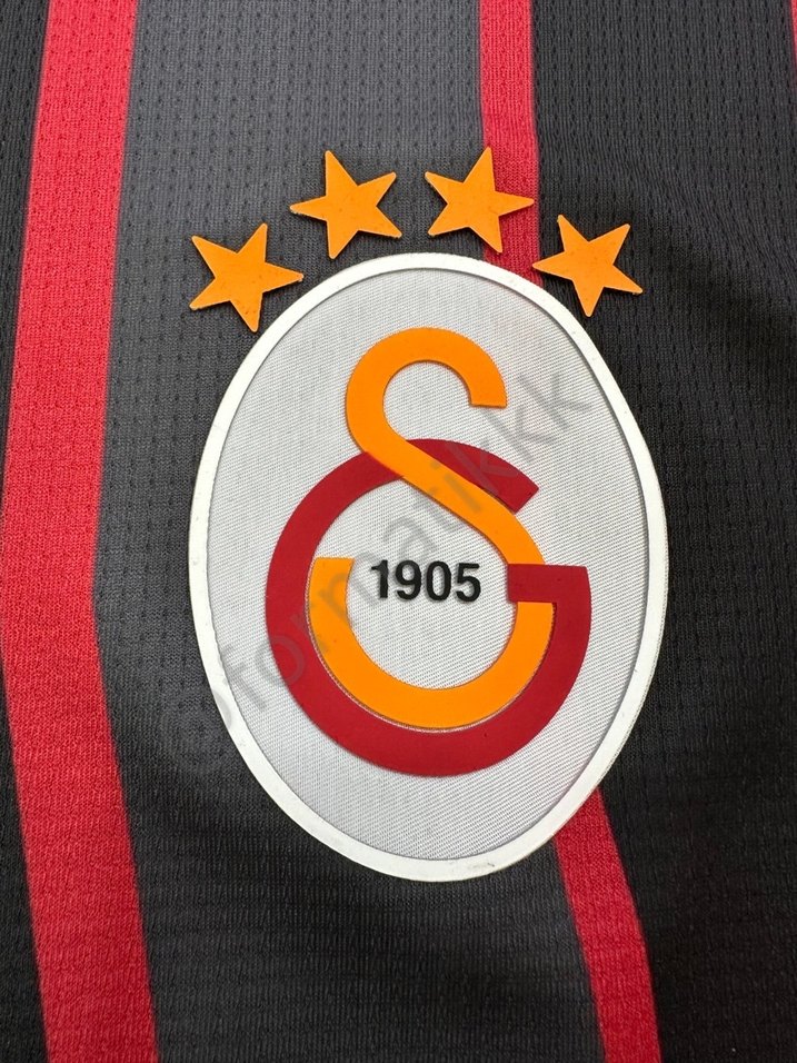 Galatasaray 24-25 UEFA Siyah Victor Osimhen - Görsel 4