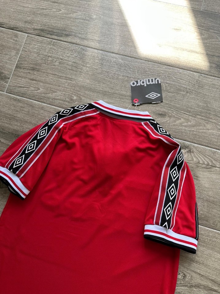 Manchester United 1998-1999 iç saha forması - Görsel 2