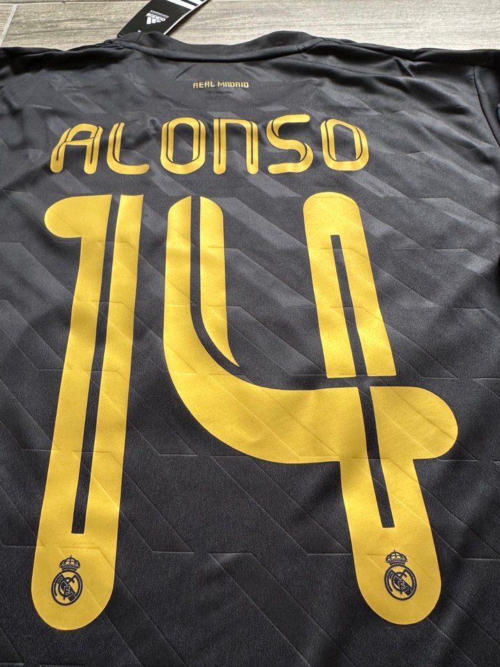 Real Madrid 2011-2012 Deplasman Xabi Alonso forması - Görsel 3