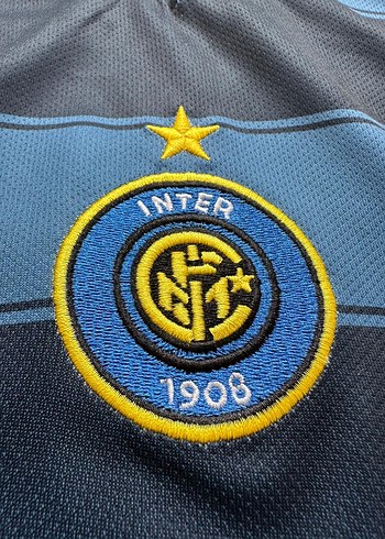 Inter 2004-2005 alternatif forması - Görsel 3