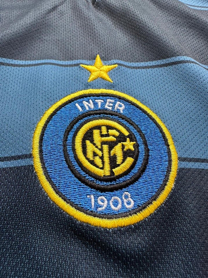 Inter 2004-2005 alternatif forması - Görsel 3