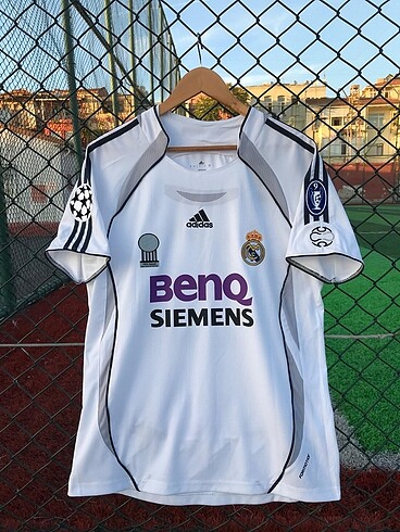 Diğer Real Madrid 2006-2007 ?Ronaldo Nazario? forması.